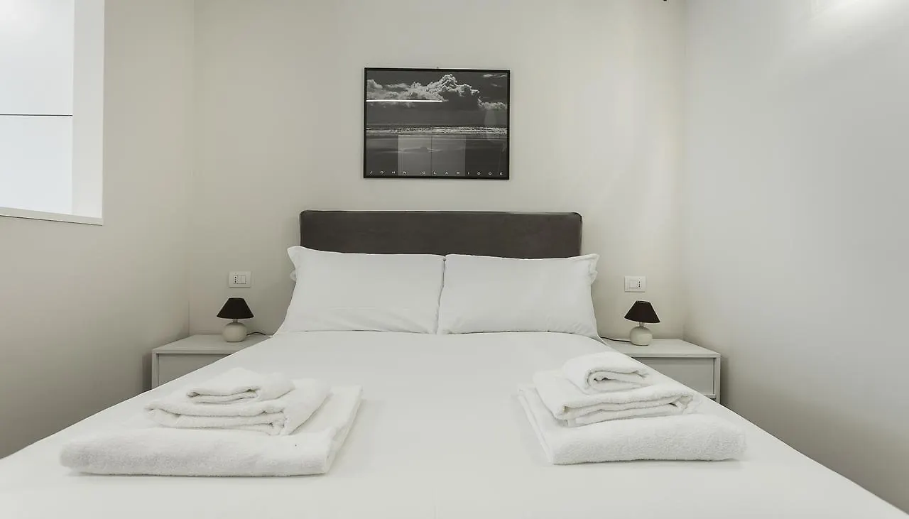 Italianway-Cadorna 10B Apartment Milan 0*,