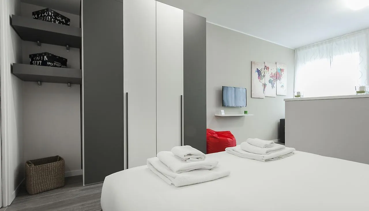 Italianway-Cadorna 10B Apartment Milan 0*,